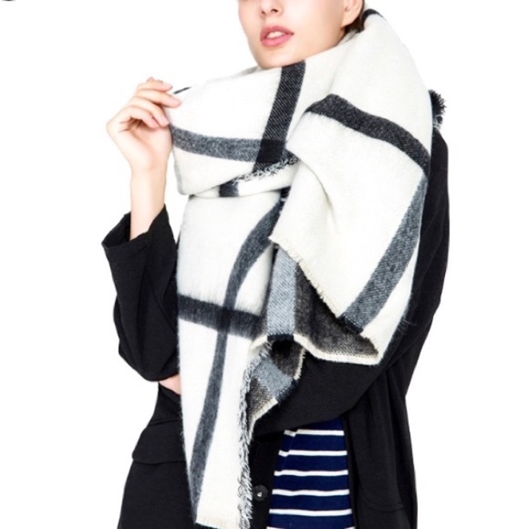 Accessories - Class Act B&W Blanket Scarf